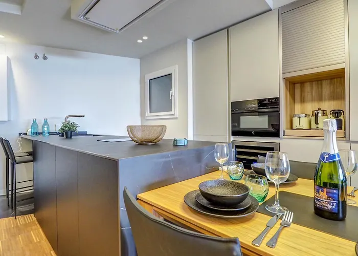 דירה Paradise By Hello Homes